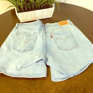 Levi shorts